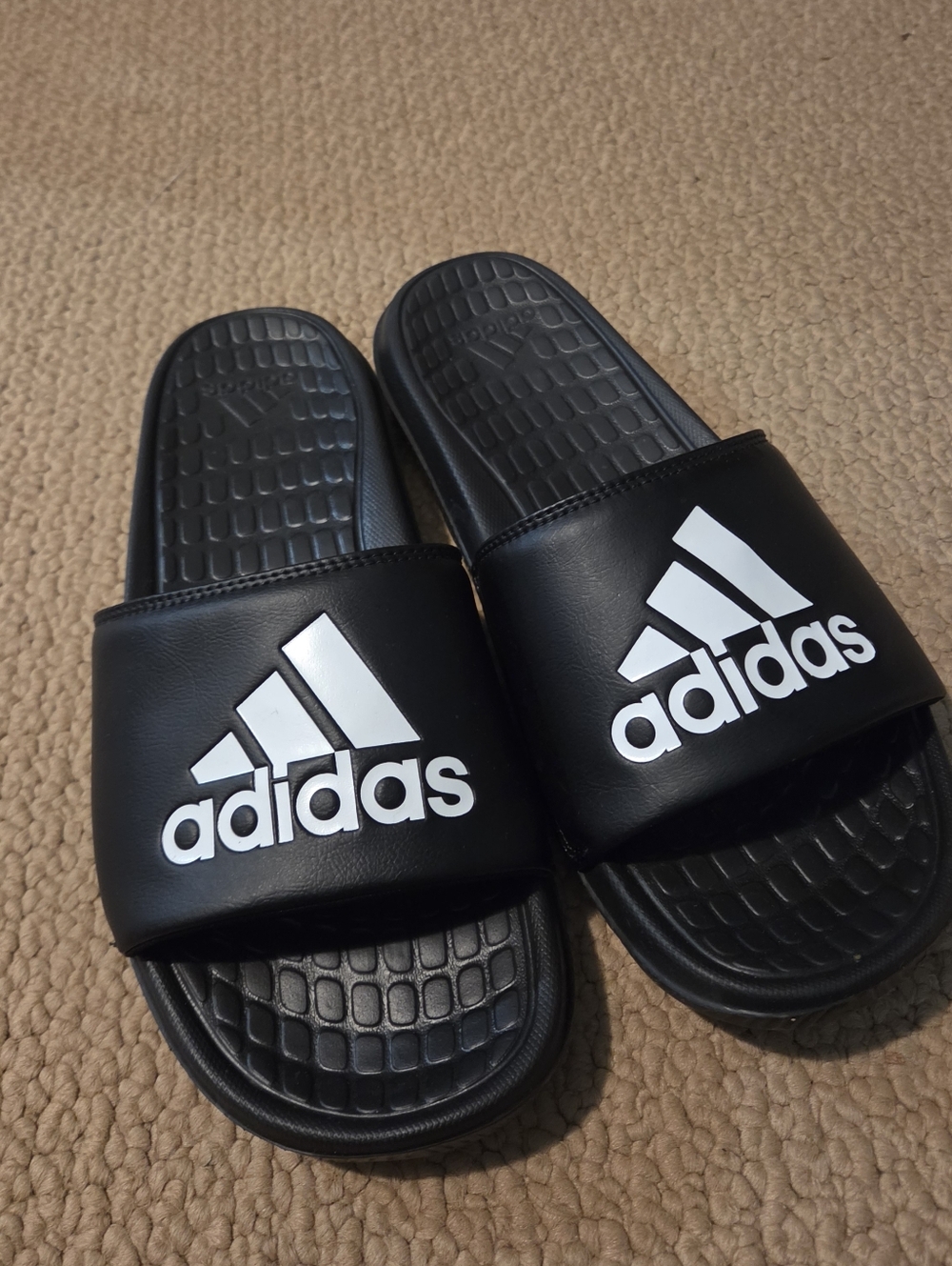 NWOT Men's Adidas Slip On